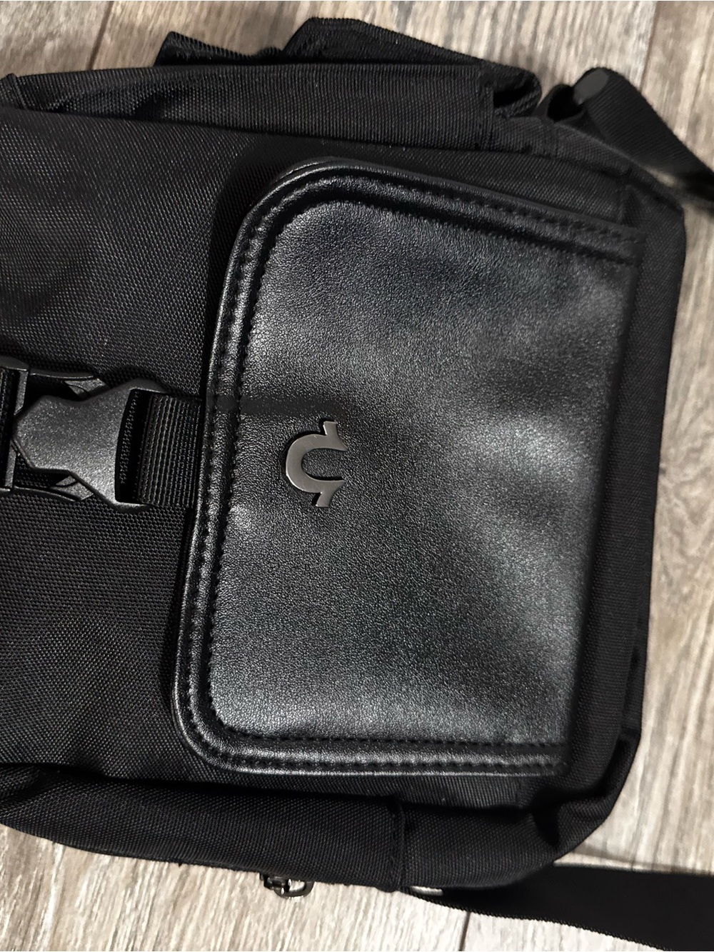 True Religion Black Crossbody Messenger Bag with Front Pocket - Picture 2 of 3